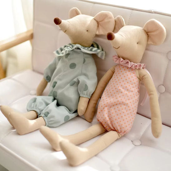 doudou souris assis